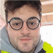 Studente universitario che offre ripetizioni private